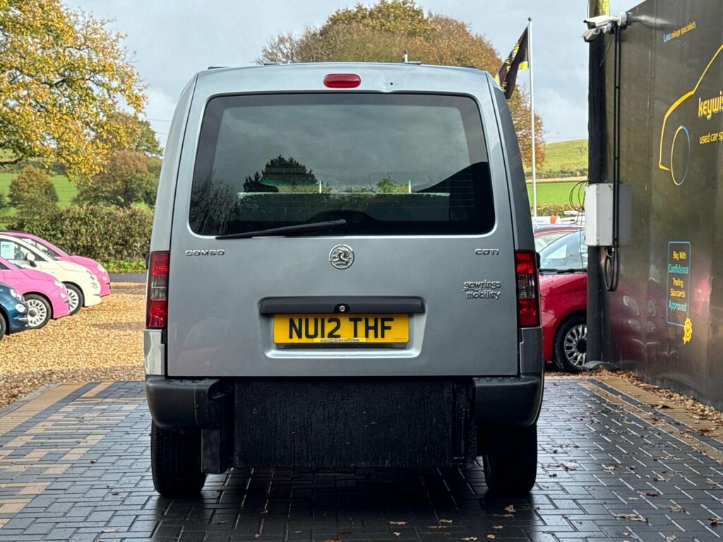 Vauxhall Combo Tour 1.2 Cdti Wheelchair Accessible Disabled Blue #4