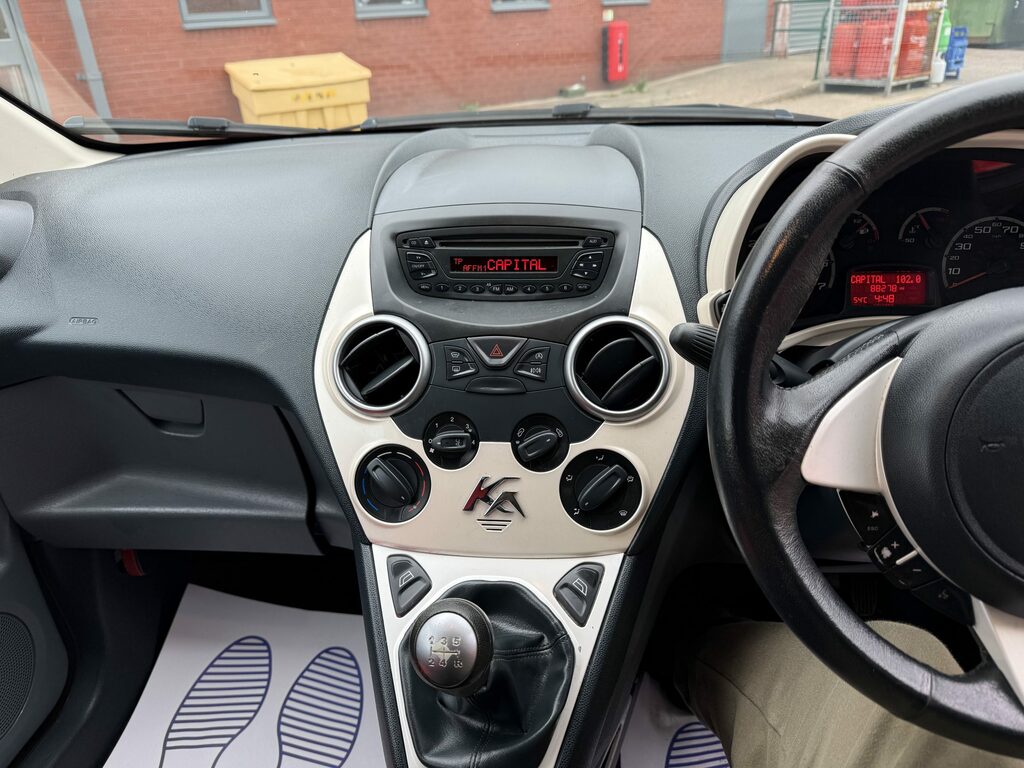 Ford KA Hatchback AO14KWF Red #6