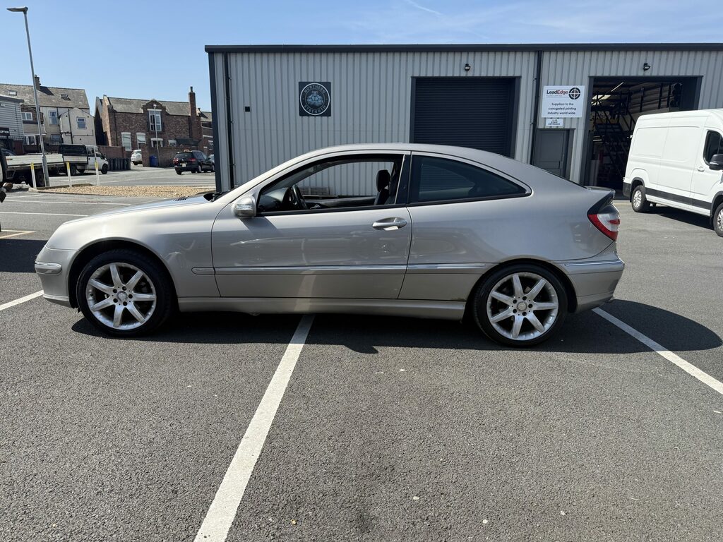 Mercedes-Benz C Class Coupe SJ57SFN #2