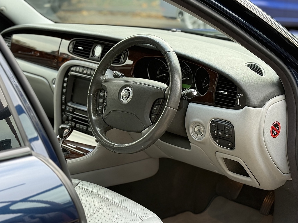 Jaguar XJR 4.2 V8 Grey #1