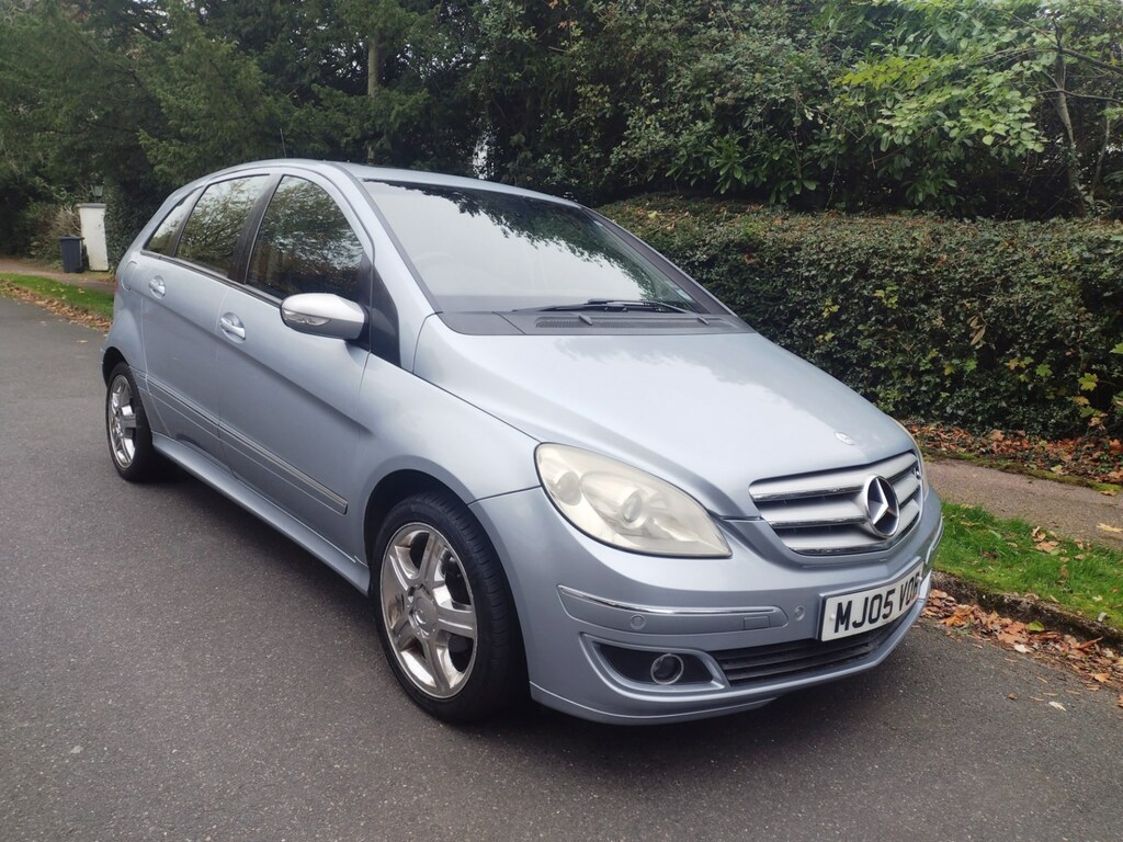 Mercedes-Benz B Class B200 Se Tip Black #1