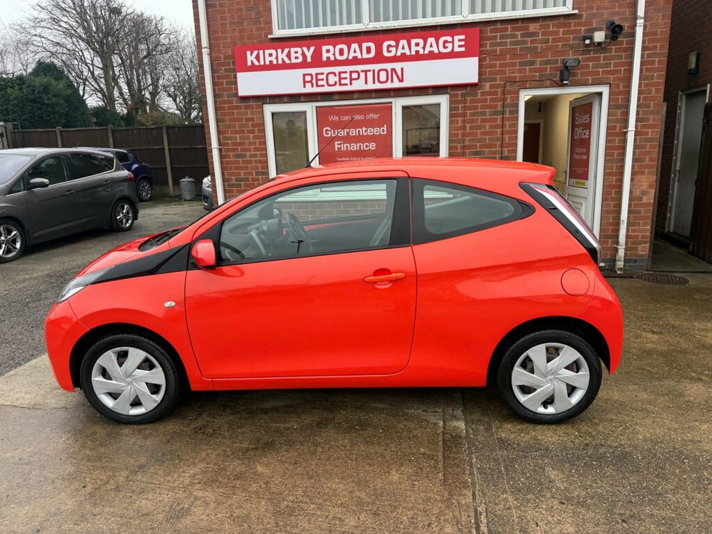 Toyota Aygo 1.0 Vvt-i X-play Euro 6 NJ16YXN Orange #5