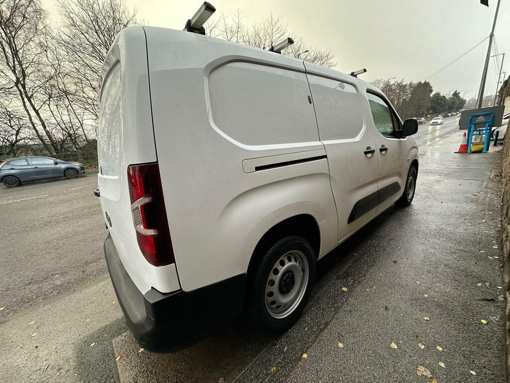 Vauxhall Combo Panel Van 1.6 Turbo D 2300 Edition L2 H1 Euro 6 S FE69GPJ White #4