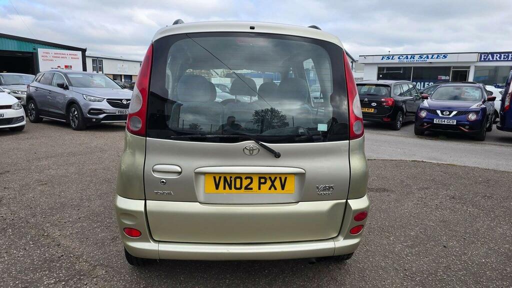 Toyota Yaris Verso Hatchback Beige #8