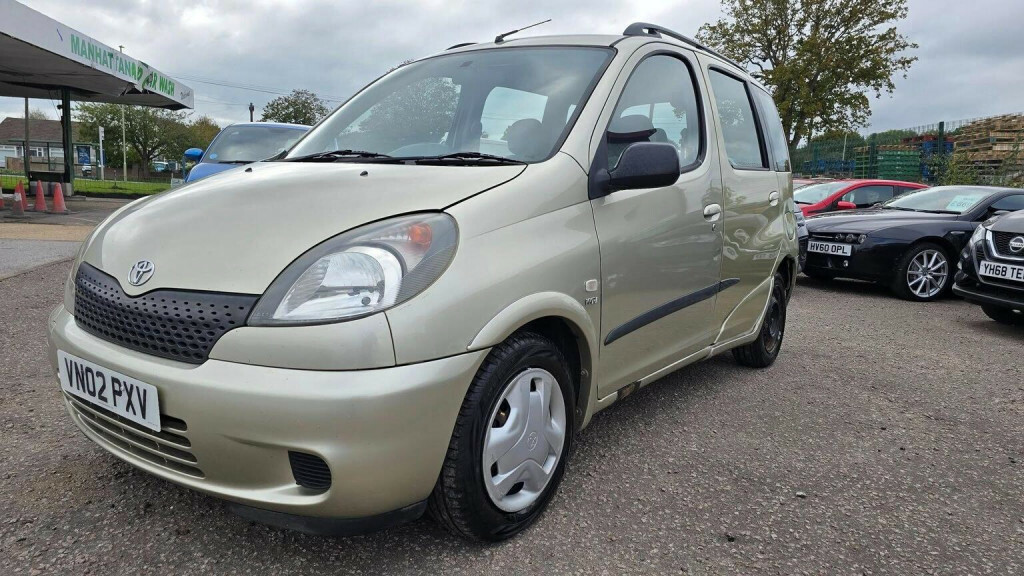 Toyota Yaris Verso Hatchback Beige #60