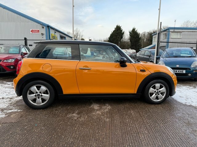 Mini Hatch 1.5 Cooper Hatchback Euro 6 S S CN15LFG Orange #2