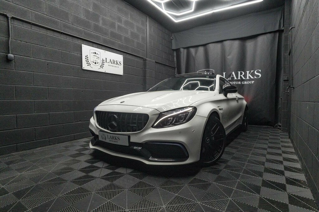 Mercedes-Benz C Class Coupe 4.0 C63 V8 Biturbo Amg Premium Spds Mct Eu White