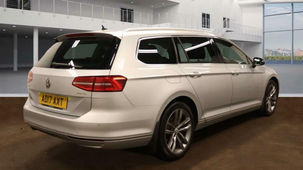 Volkswagen Passat 2.0 Tdi Gt Euro 6 Ss AD17AXT Silver #4