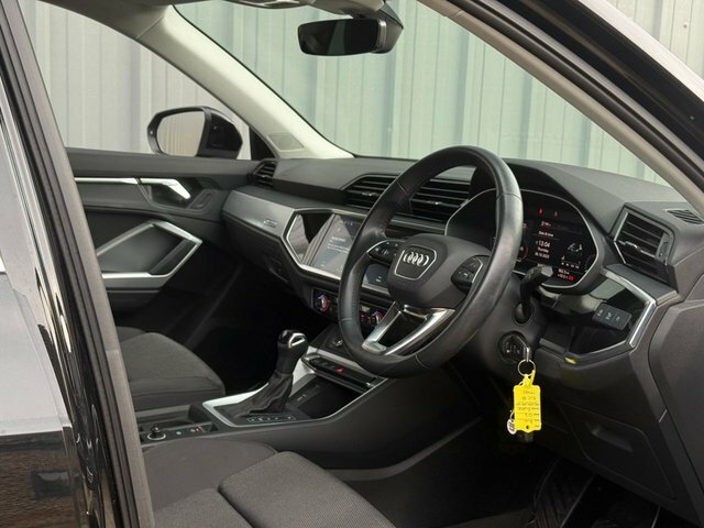 Audi Q3 35 Tdi 2.0 Black #5