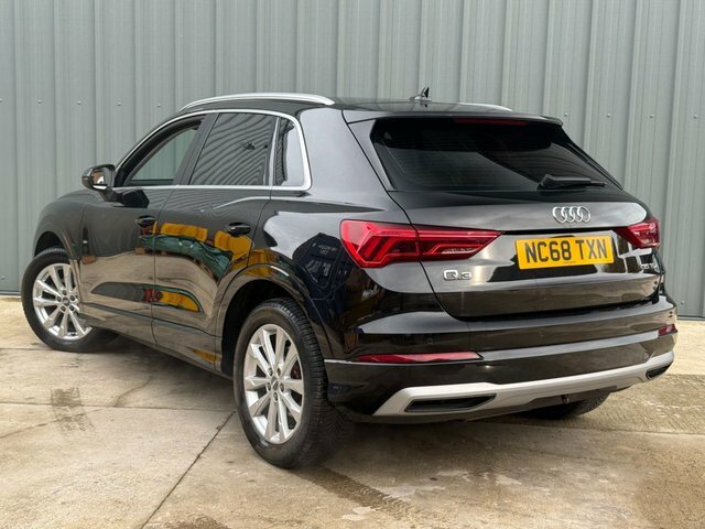 Audi Q3 35 Tdi 2.0 Black #3
