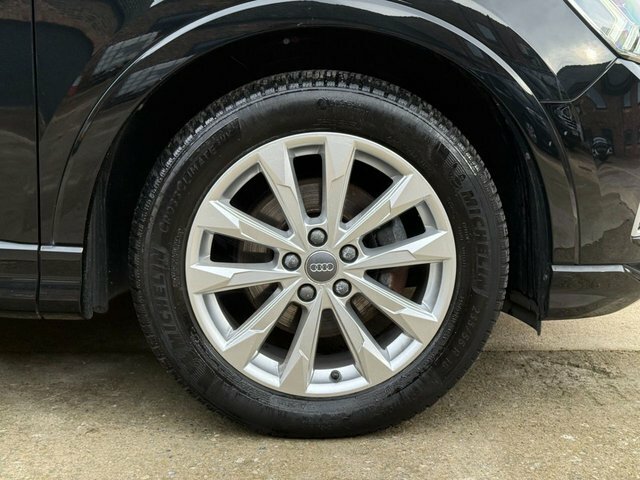 Audi Q3 35 Tdi 2.0 Black #4