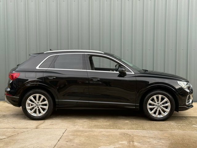 Audi Q3 35 Tdi 2.0 Black #2