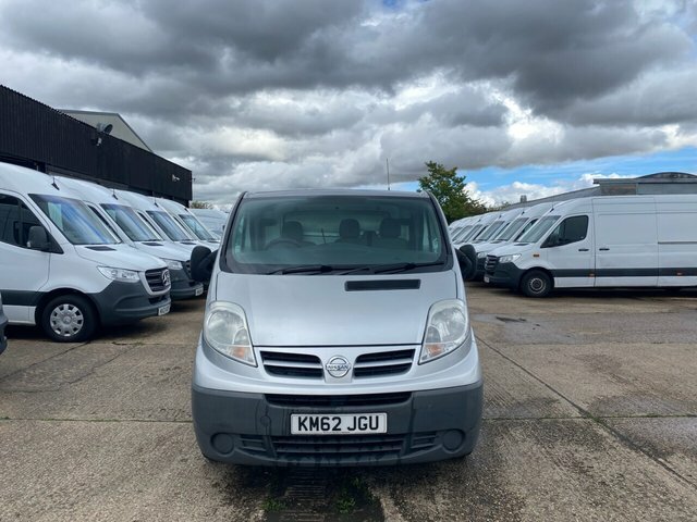 Nissan Primastar White #4