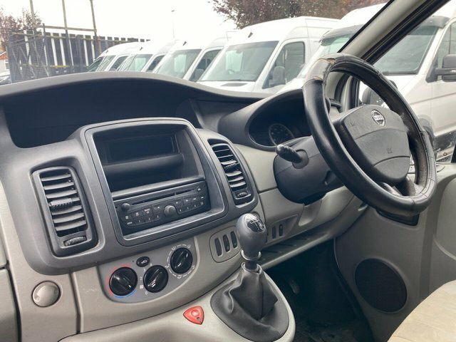 Nissan Primastar White #2