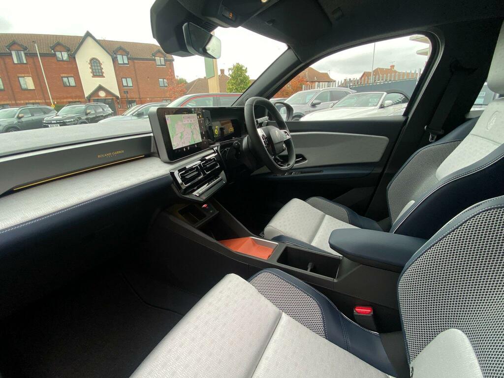 Renault 5 E-Tech Comfort Range 52Kwh Roland Garros Black