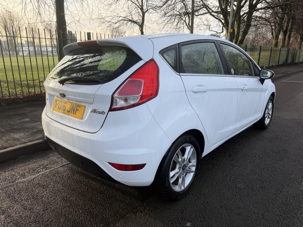 Ford Fiesta 1.0 Zetec PO16JNF White #5