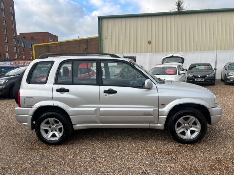 Suzuki Grand Vitara 2.0 16V Look  #4