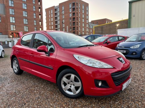 Peugeot 207 Verve.. 9 Services.. 