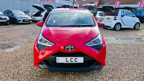 Toyota Aygo 1.0 Vvt-i X-play #2