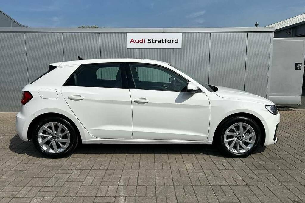 Audi A1 30 Tfsi Sport VN25YXU White #4