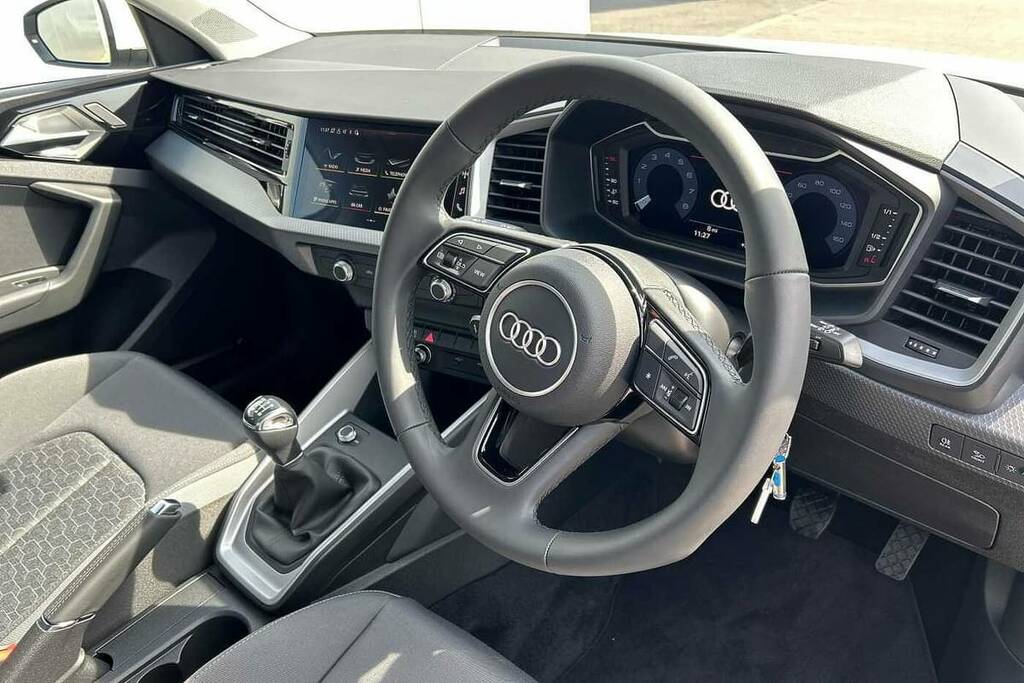 Audi A1 30 Tfsi Sport VN25YXU White #6