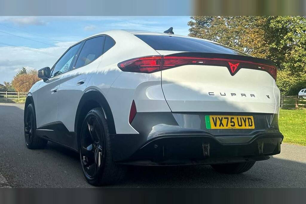 Cupra Tavascan 250Kw Vz1 77Kwh Awd VX75UYD White #3
