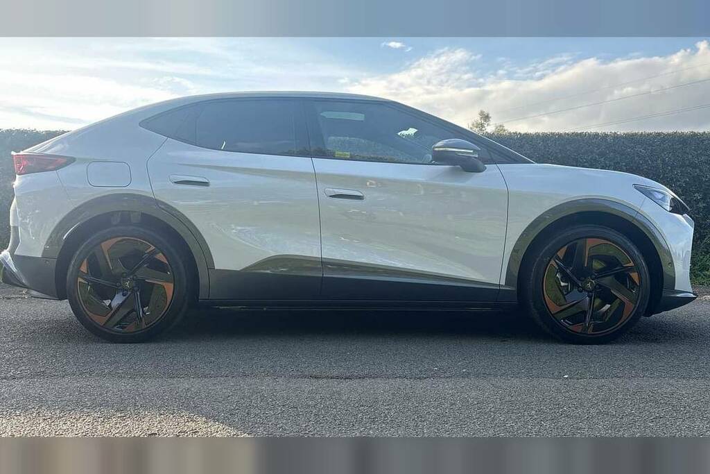 Cupra Tavascan 250Kw Vz1 77Kwh Awd VX75UYD White #4