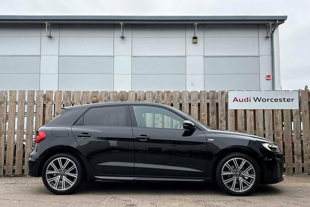 Audi A1 30 Tfsi S Line S Tronic VO75KOE Black #4