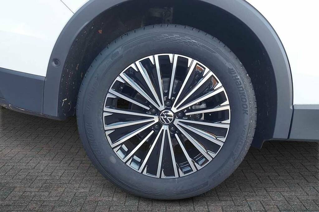 Volkswagen Tiguan 1.5 Etsi 150 Match Dsg BG75LVK White #5