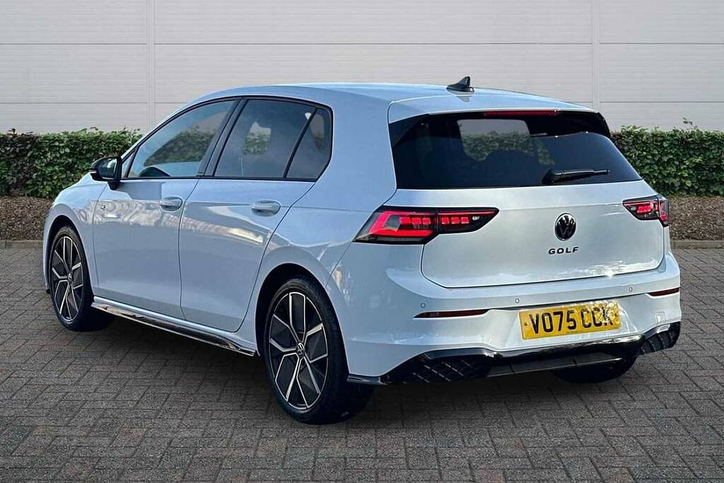 Volkswagen Golf 1.5 Etsi 150 Black Edition Dsg VO75CCK White #3