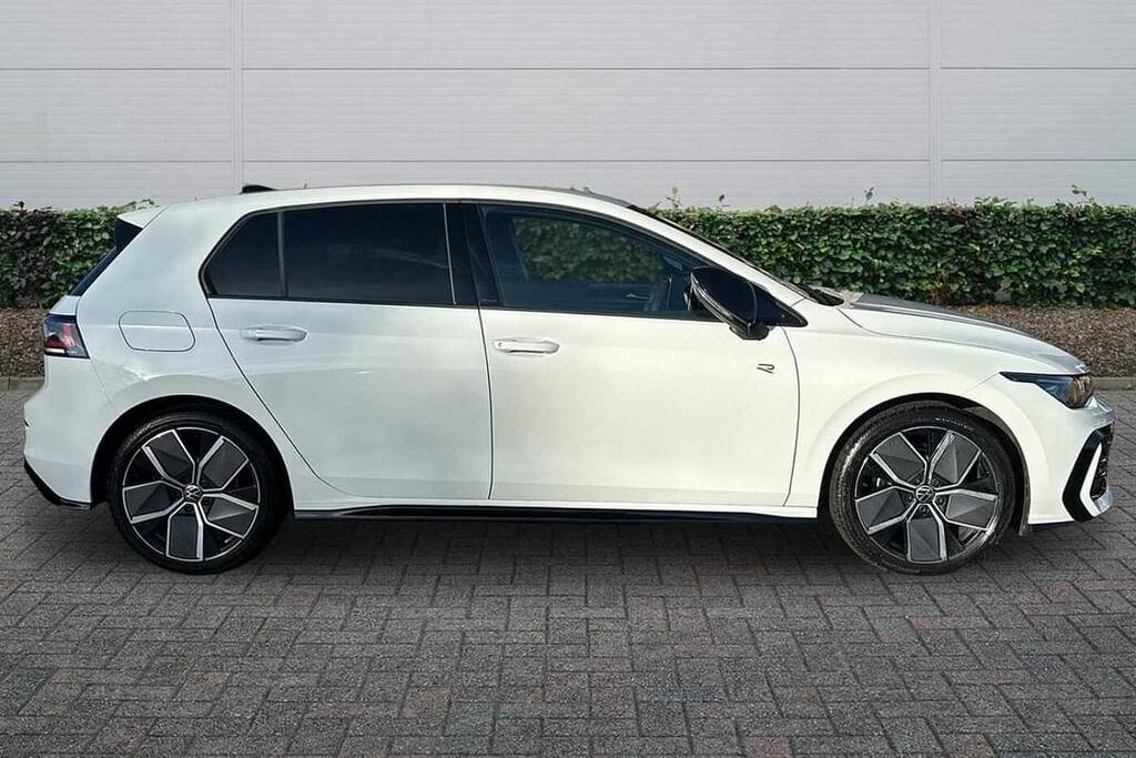 Volkswagen Golf 1.5 Etsi 150 Black Edition Dsg VO75CCK White #4