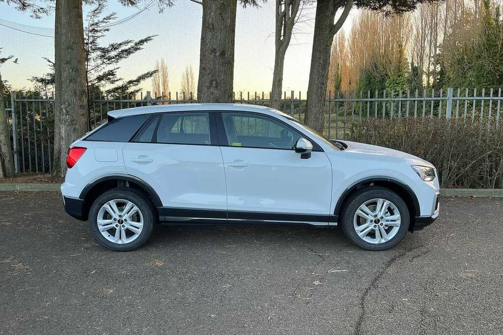 Audi Q2 35 Tfsi Sport BJ75VFK White #4