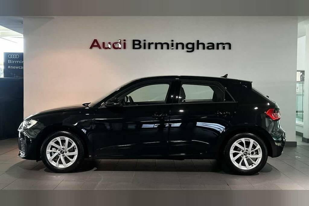 Audi A1 30 Tfsi Sport S Tronic VO75KOX Black #3