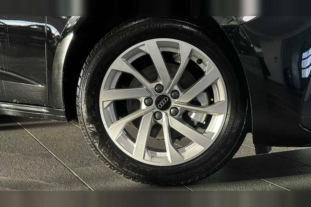 Audi A1 30 Tfsi Sport S Tronic VO75KOX Black #4