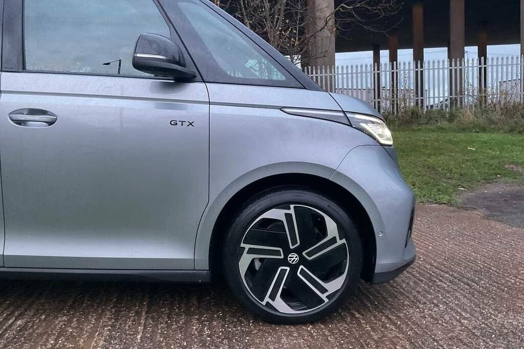 Volkswagen ID.Buzz 250Kw Gtx Pro 86Kwh 4Motion Lwb 6 Seat BD75ZGN Silver #5