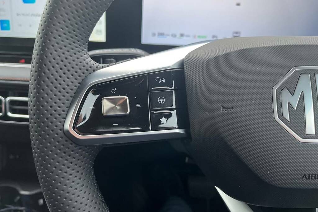 MG HS 1.5 T-gdi Phev Trophy Black #6
