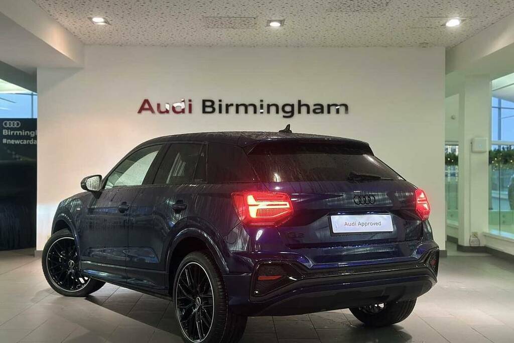Audi Q2 35 Tfsi Black Edition S Tronic Blue #3