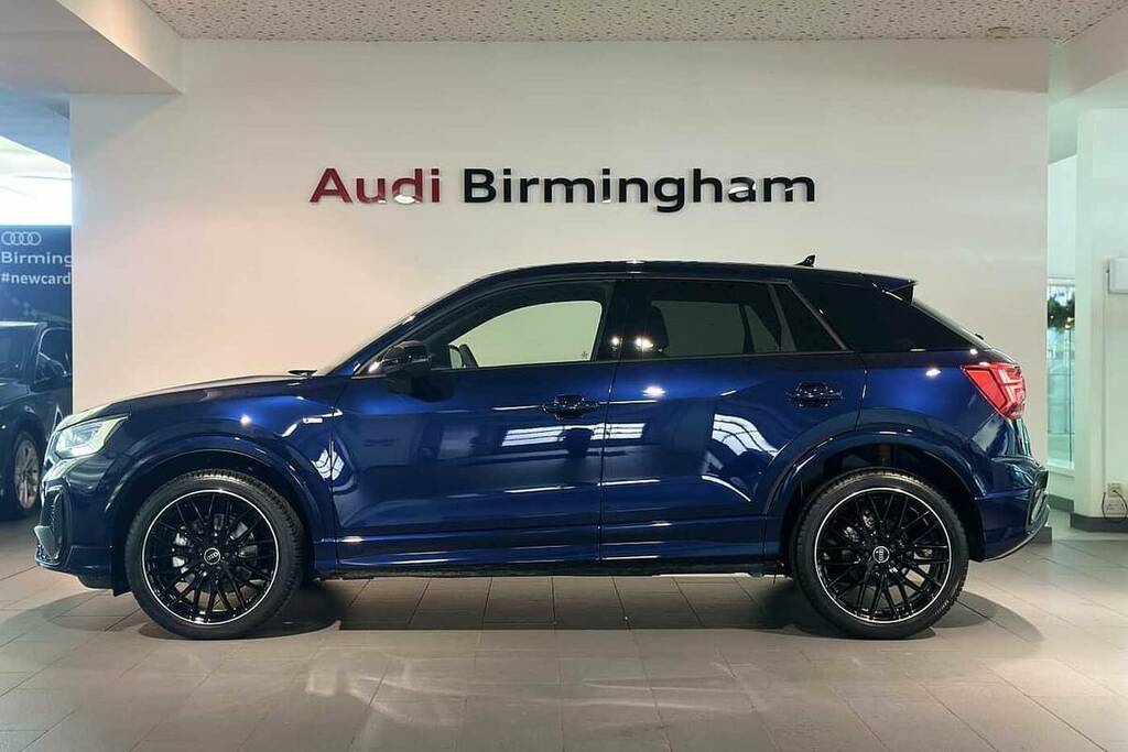 Audi Q2 35 Tfsi Black Edition S Tronic Blue #4