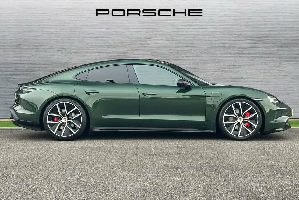 Porsche Taycan 440Kw 105Kwh 4S Black Edition Green #2