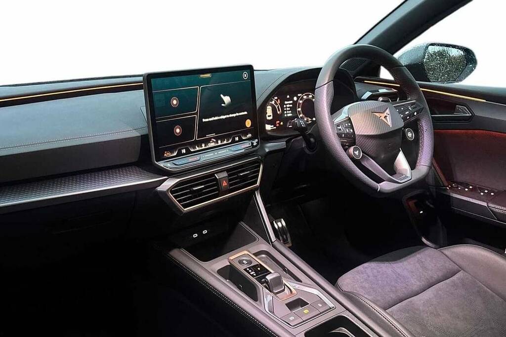 Cupra Leon 1.5 Etsi 150 V2 Dsg VX75UXE Black #2