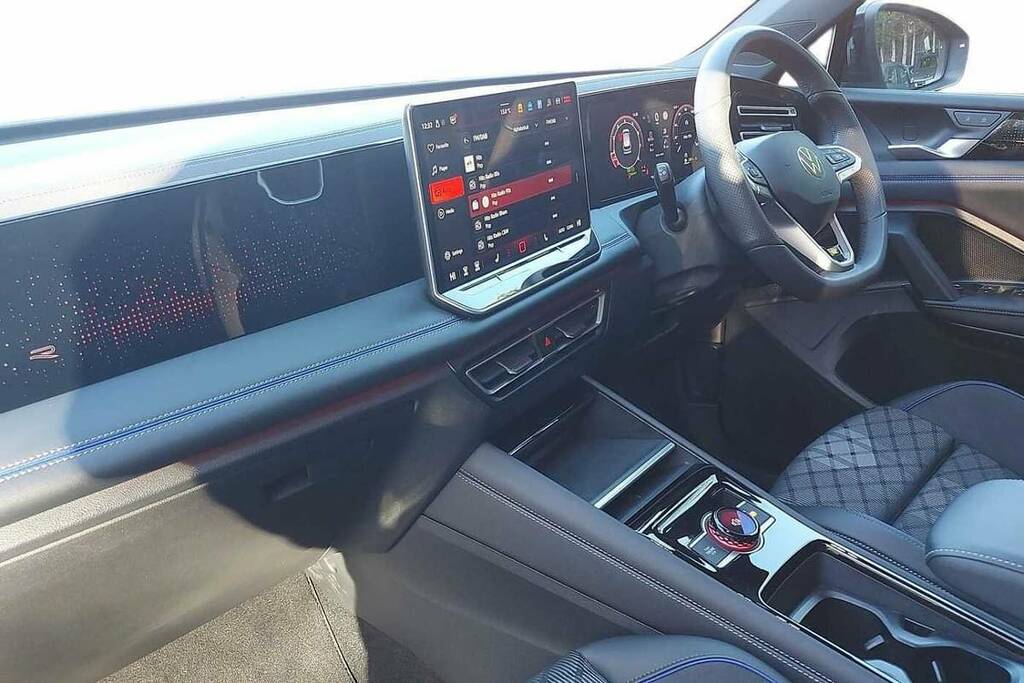 Volkswagen Tiguan 1.5 Etsi 150 R-line Dsg BT75UXX Silver #2
