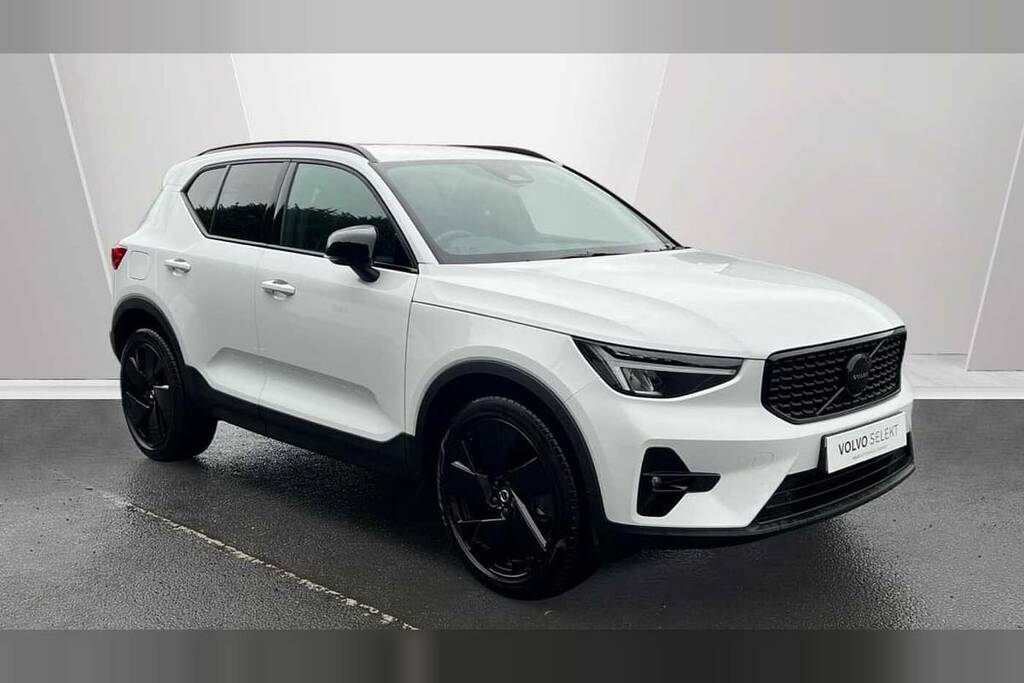 Volvo XC40 2.0 B4p Plus Black Edition White