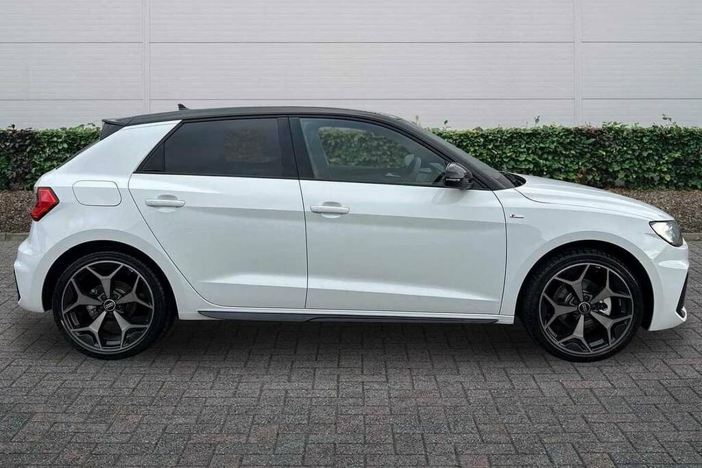 Audi A1 30 Tfsi Black Edition S Tronic VK75TVW White #4