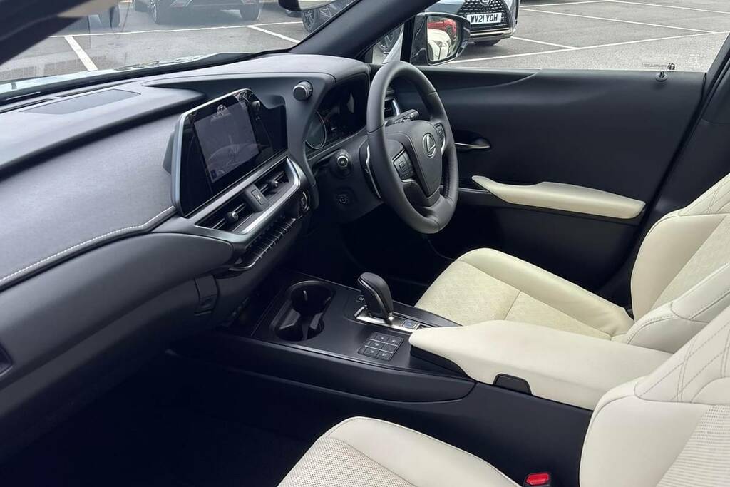 Lexus UX 300E 150Kw 72.8 Kwh E-cvt Premium Plus Pack Black #2