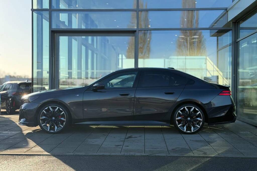 BMW 5 Series 520I M Sport Pro AO75KVU Grey #4