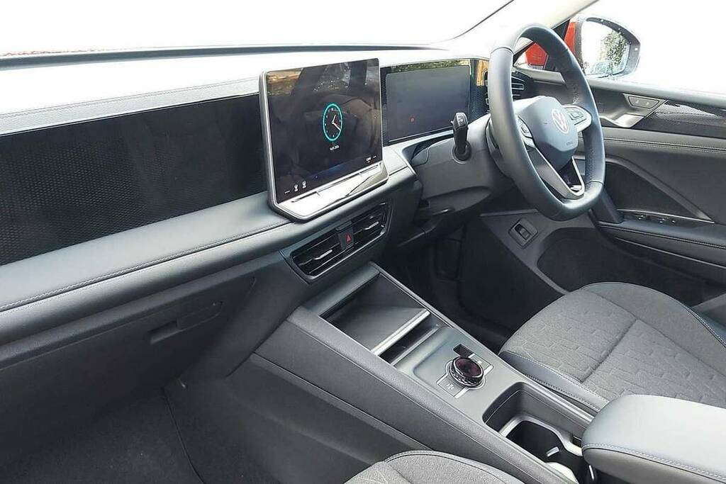 Volkswagen Tiguan 1.5 Etsi 150 Match Dsg BV75UNP Red #2