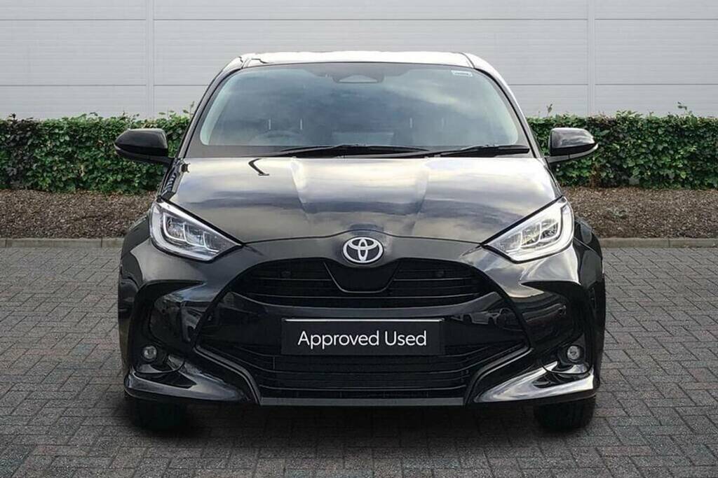 Toyota Yaris 1.5 Hybrid Design Cvt Safety Pack VK75ZKC Black #2