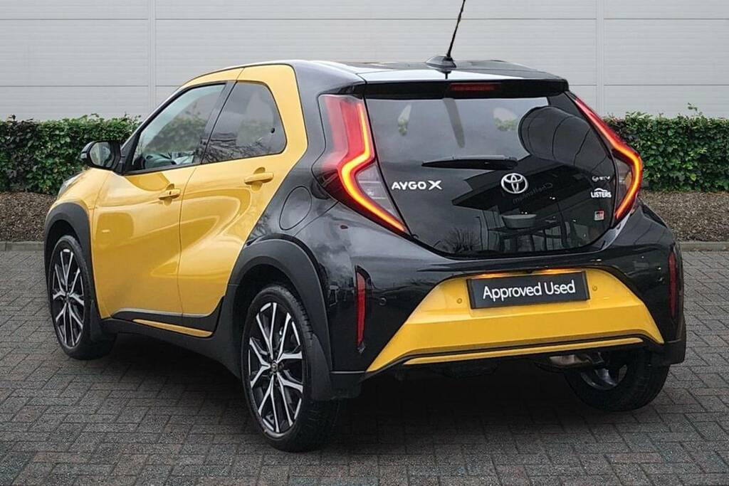 Toyota Aygo X 1.5 Hybrid Gr Sport Cvt VN75AYL #2