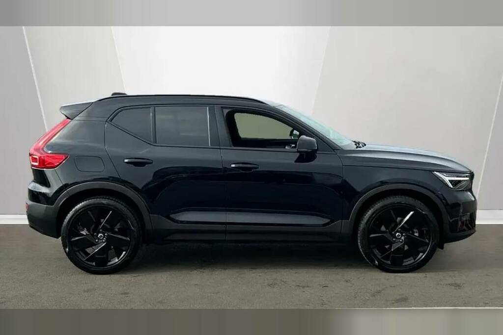 Volvo XC40 2.0 B4p Plus Black Edition BW75FFM Black #3