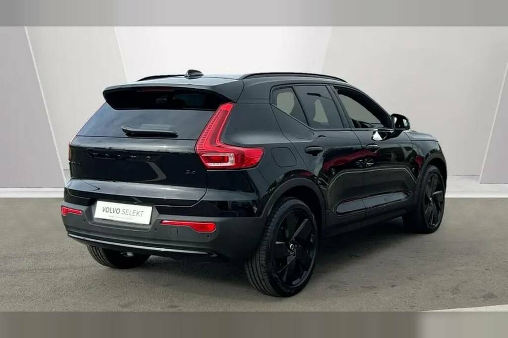 Volvo XC40 2.0 B4p Plus Black Edition BW75FFM Black #2